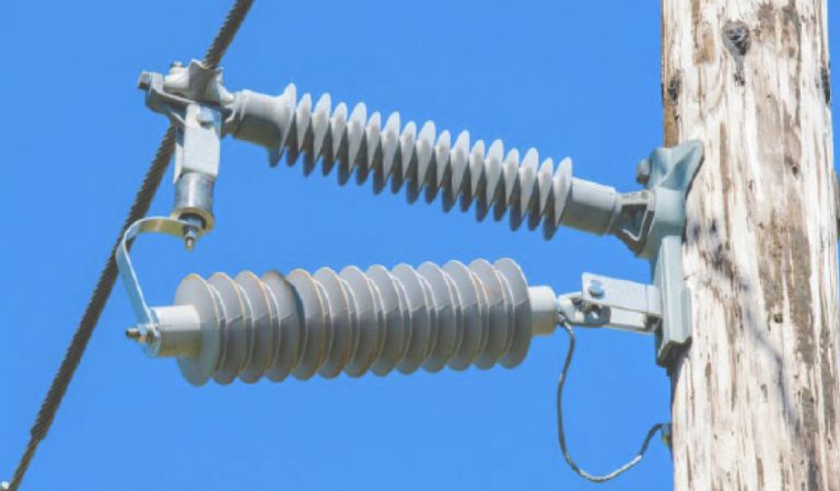 Cutout Arresters: Perlindungan Penting untuk Sistem Distribusi Listrik