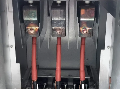 Menentang Lingkungan yang Keras: Kekuatan Dielektrik Unggul dan Ketahanan Penuaan pada Pengakhiran Kabel Cold Shrink Kami