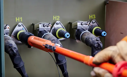 Selain terminasi kabel heat-shrink: Bagaimana Sambungan Kabel Premolded Menjamin Keandalan Penyegelan Seumur Hidup