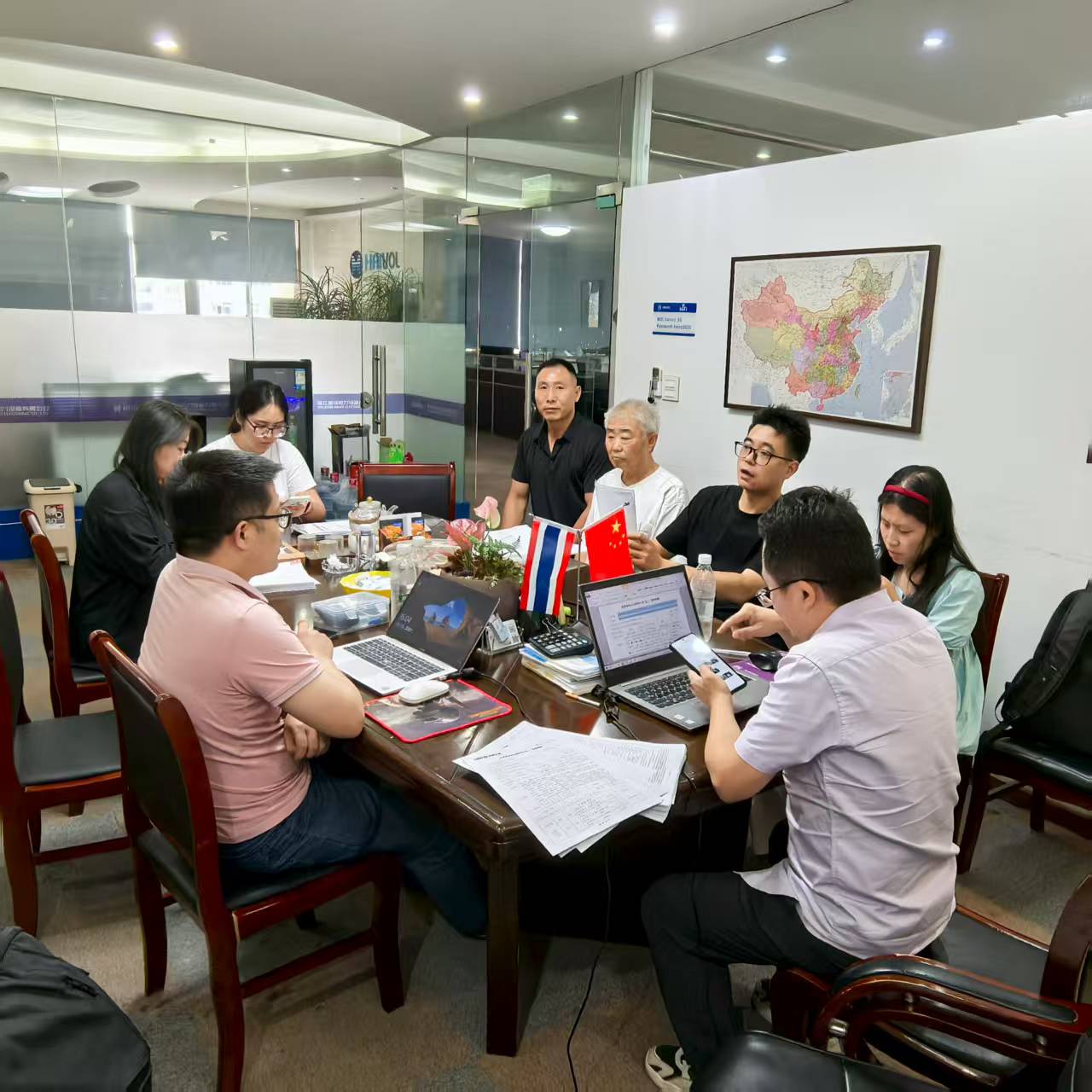 Zhejiang Haivo Listrik berhasil memperbarui sertifikasi ISO triple, memperkuat komitmen terhadap keselamatan daya global