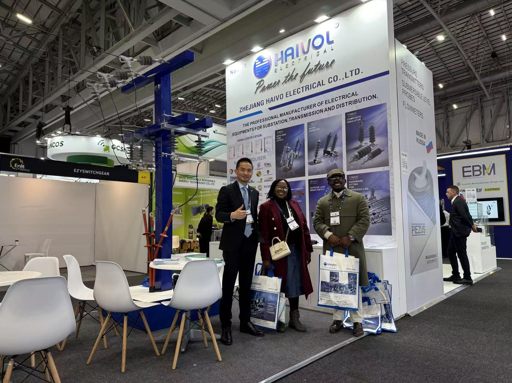 Haivo Electrical Shines di Enlit Afrika 2025 dengan solusi distribusi overhead 33kV yang mengumpulkan perhatian pasar 