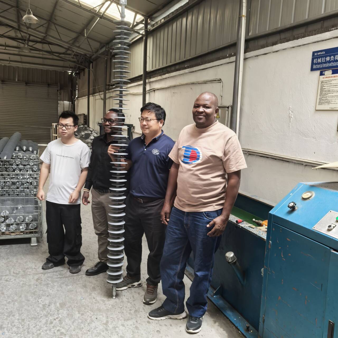 Haivo Electric mengamankan pesanan KPLC untuk penangkap gardu gardu & isolator komposit, lulus inspeksi pra-pengiriman 